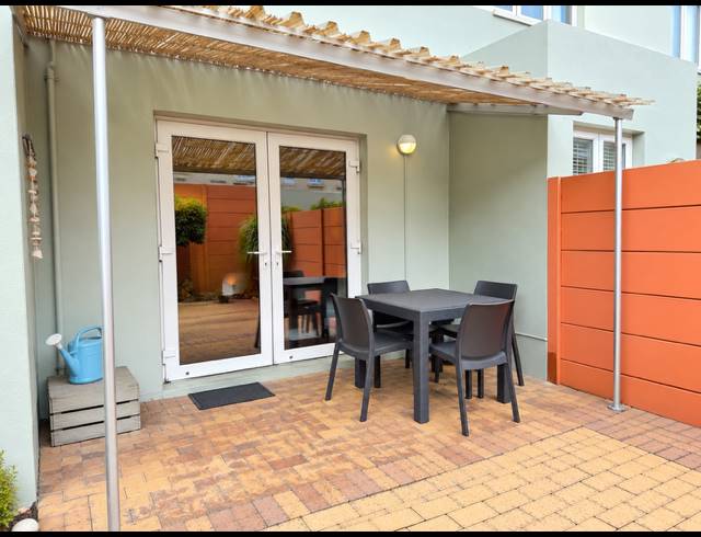 2 BEDROOM SECTIONAL TITLE FOR SALE IN TABLE VIEW